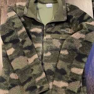 Columbia Camouflage Jacket-Large
